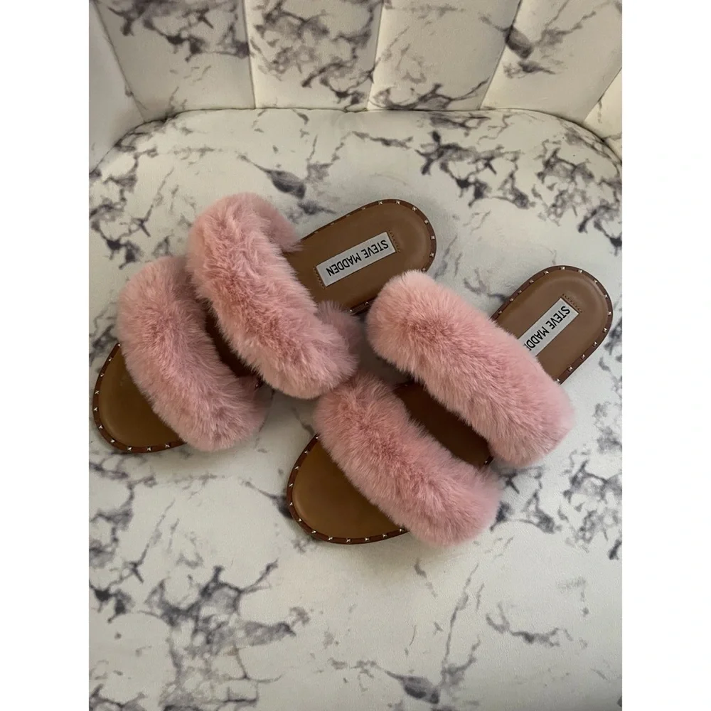 Steve Madden fuzzy slides 7.5 - Picture 3 of 6